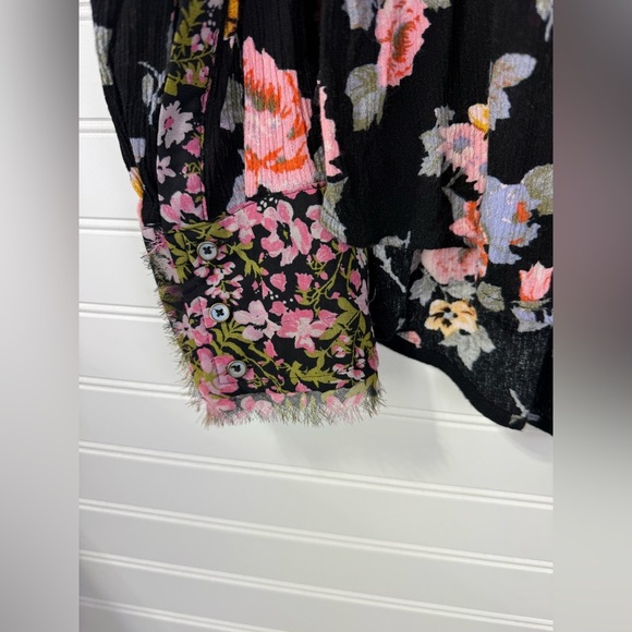 Free People women’s black multi colored floral button down blouse. Size Medium - Picture 7 of 7